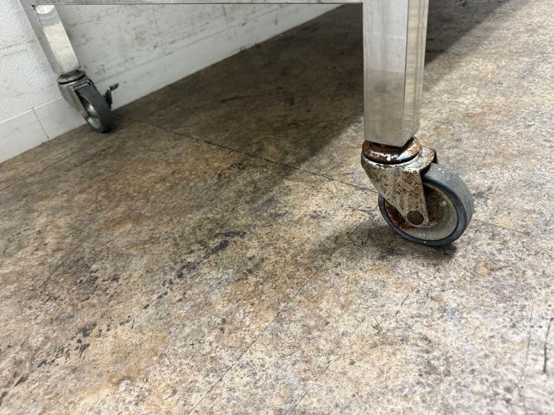 ステンレス　作業台　引き出し　キャスター付き　W１５００ｘD６００ｘＨ８００ｍｍ