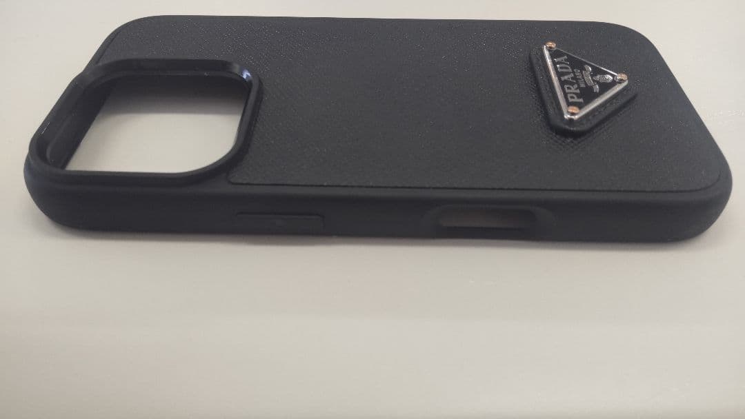 PRADA iPhone16proスマホケース 三角ロゴ 正規品