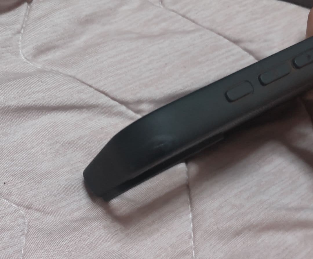 PRADA iPhone16proスマホケース 三角ロゴ 正規品