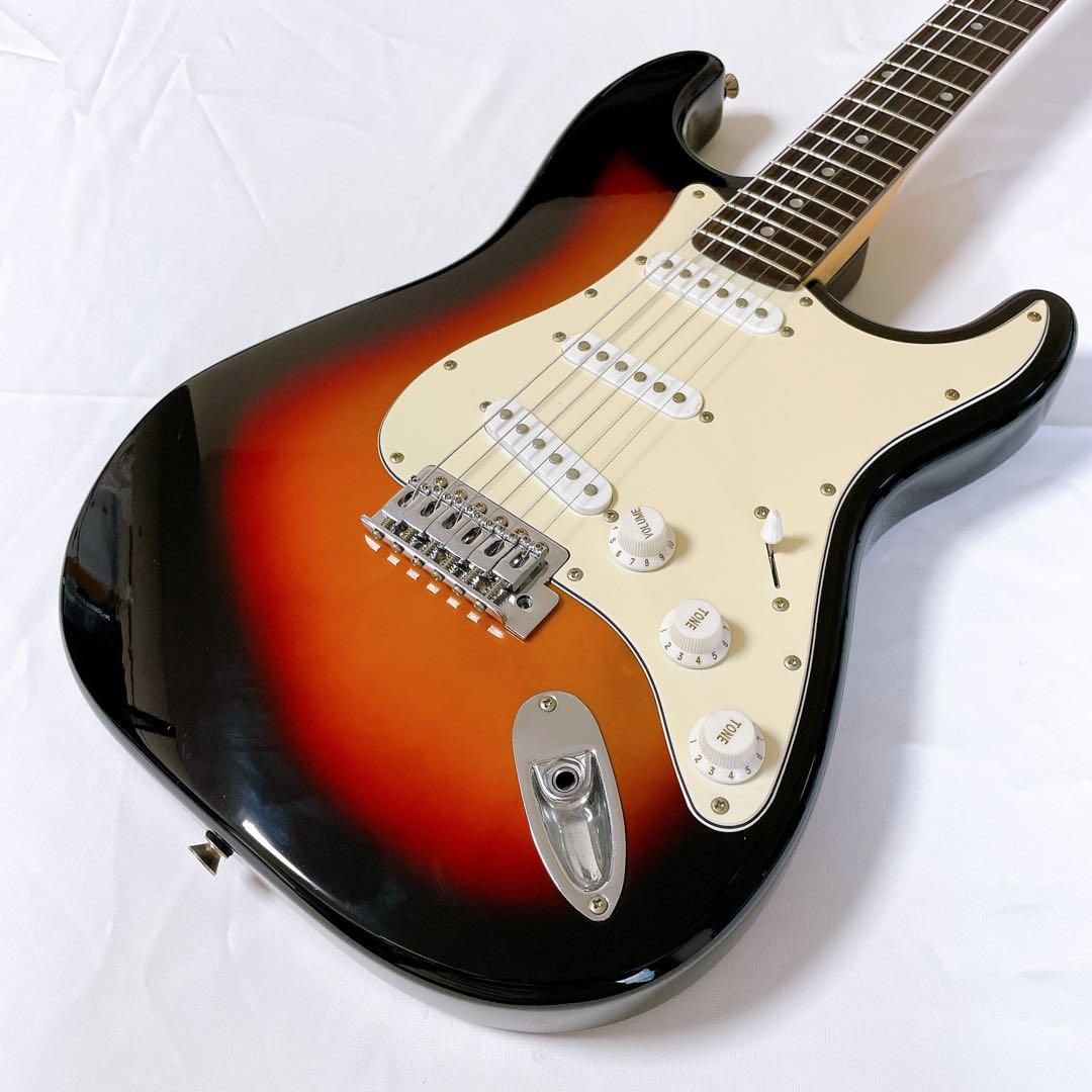 bacchus universe series　サンバースト　ストラトタイプ