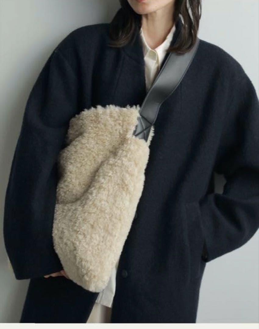 アンヌーク　Boa Tote Bag