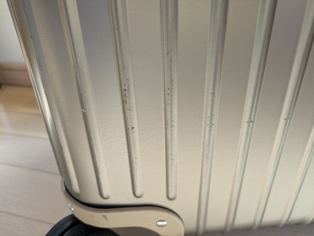 リモワRIMOWAトパーズチタニウム　キャリーケース　スーツケース　67L廃番