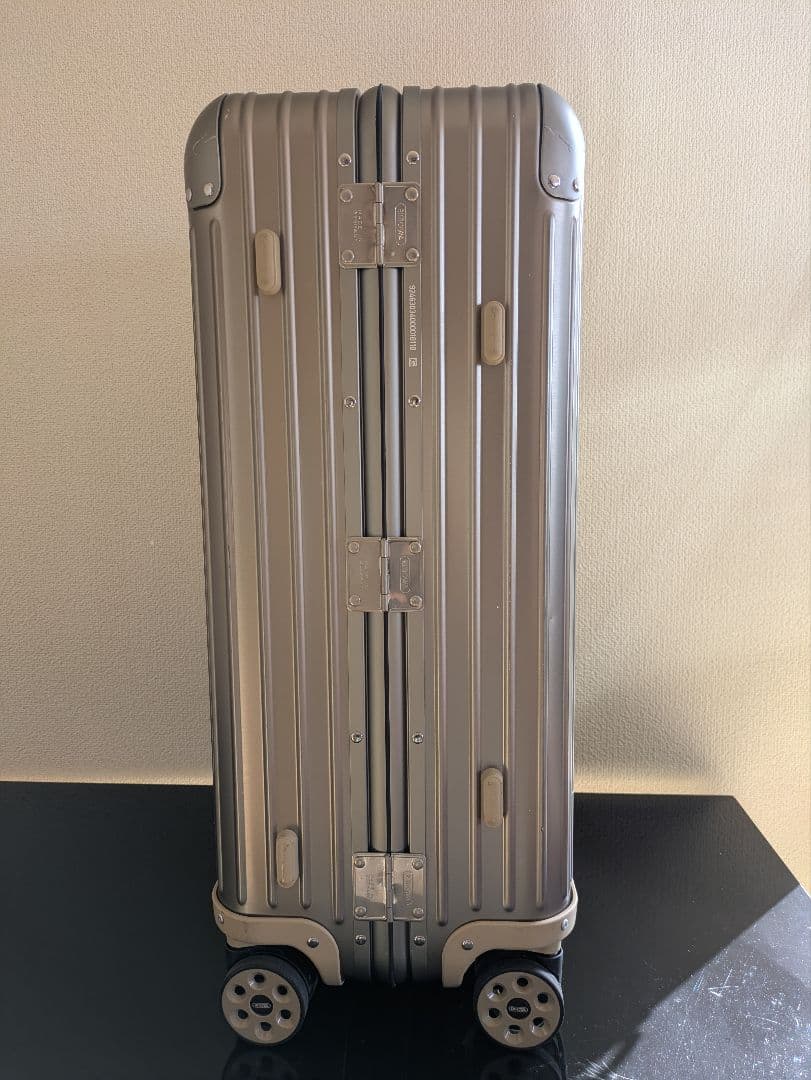 リモワRIMOWAトパーズチタニウム　キャリーケース　スーツケース　67L廃番