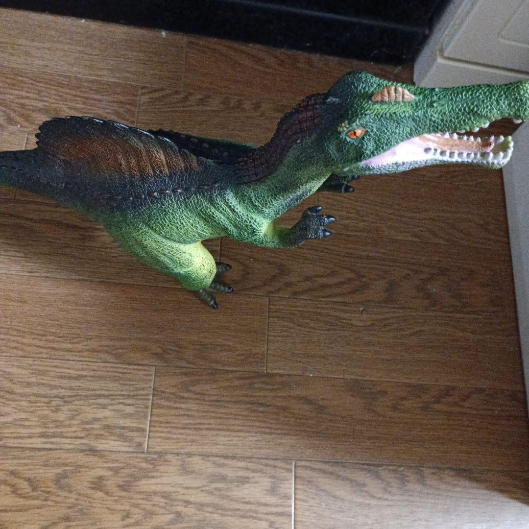 リアルな緑色恐竜フィギュア 約30cm