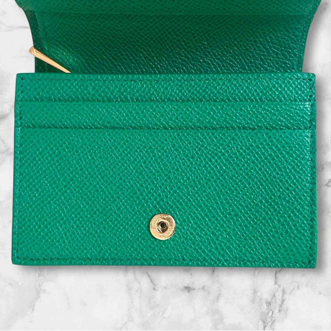 【極美品】フェラガモ 二つ折り財布 ヴァラ リボン グリーン SMERALDO
