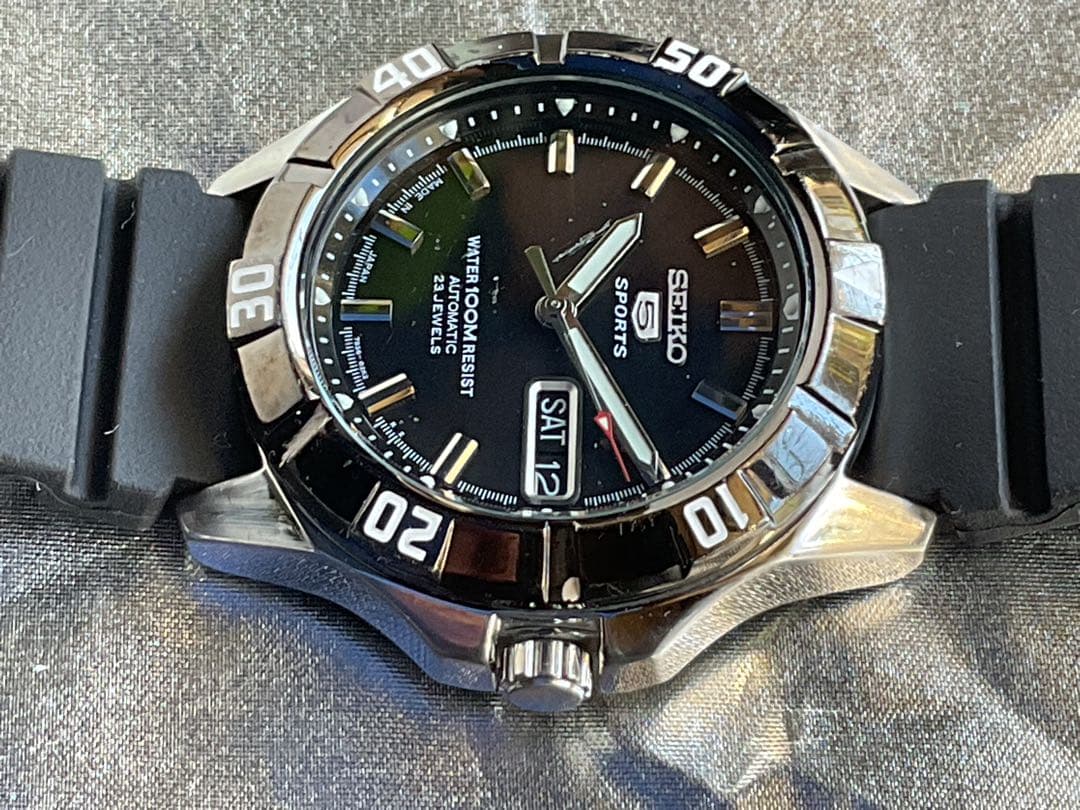 ★カッコイイバージョン❣️SEIKO５sports automatic23石稼働❣️
