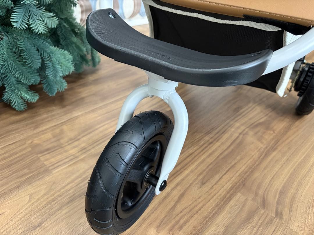 希少 カラーオーツ未使用に近い　エアバギー　最新フレームホワイトアッシュDOME