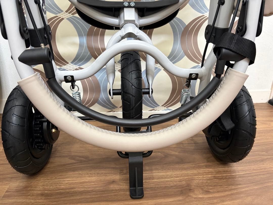 希少 カラーオーツ未使用に近い　エアバギー　最新フレームホワイトアッシュDOME