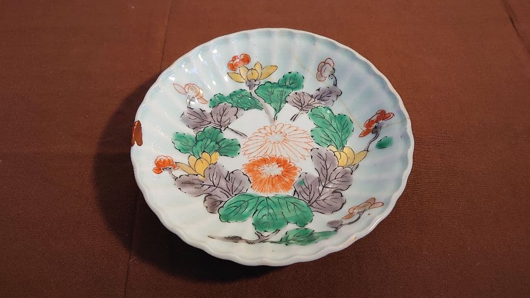 古伊万里　李朝　白磁　色絵　輪華皿　華の図　アンティーク古伊万里　蔵出し　１客
