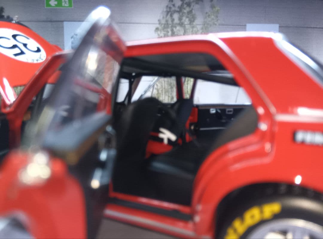 ミニチャンプス製 1/18 Mercedes-Benz AMG 35