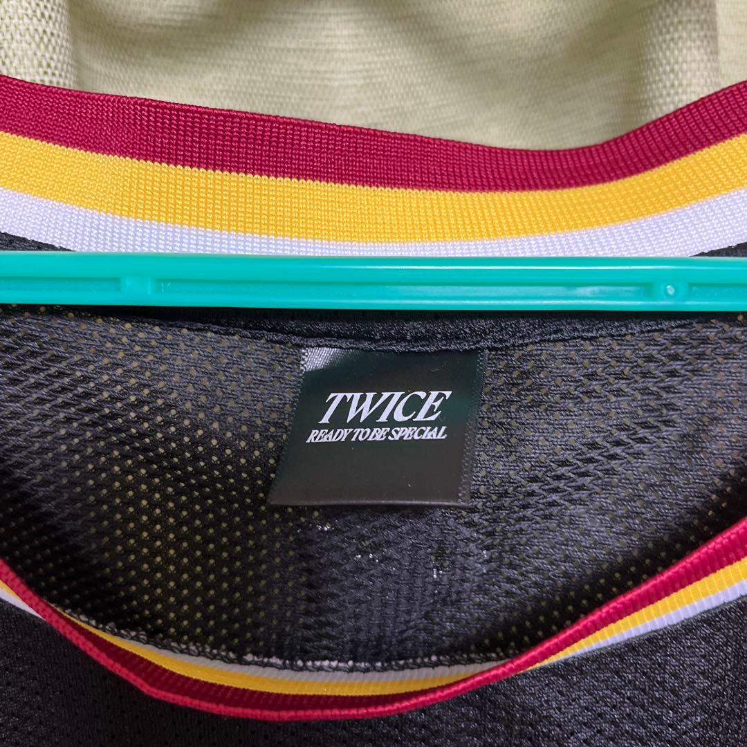 美品TWICE MINA 37 タンクトップ