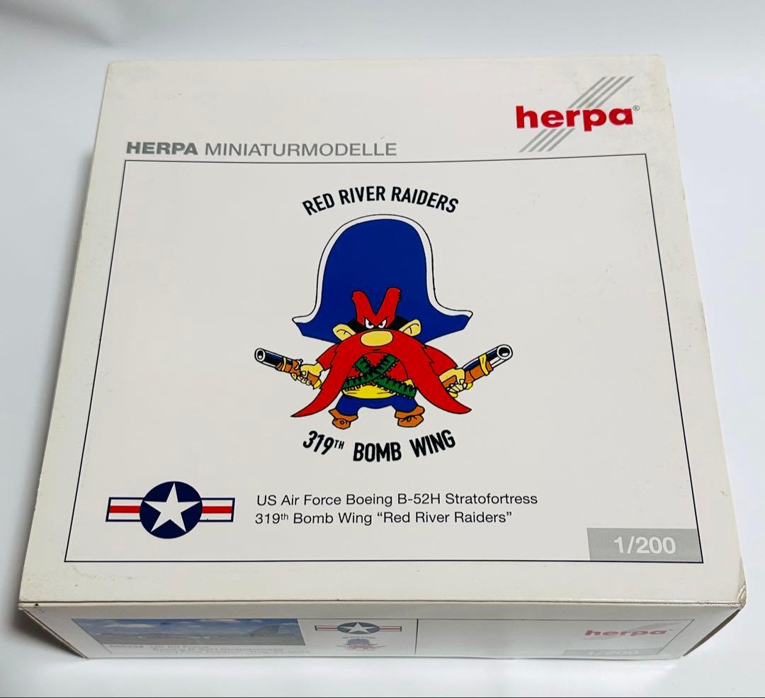 航空機・ヘリコプター herpa 1/200 B-52H Stratofortress