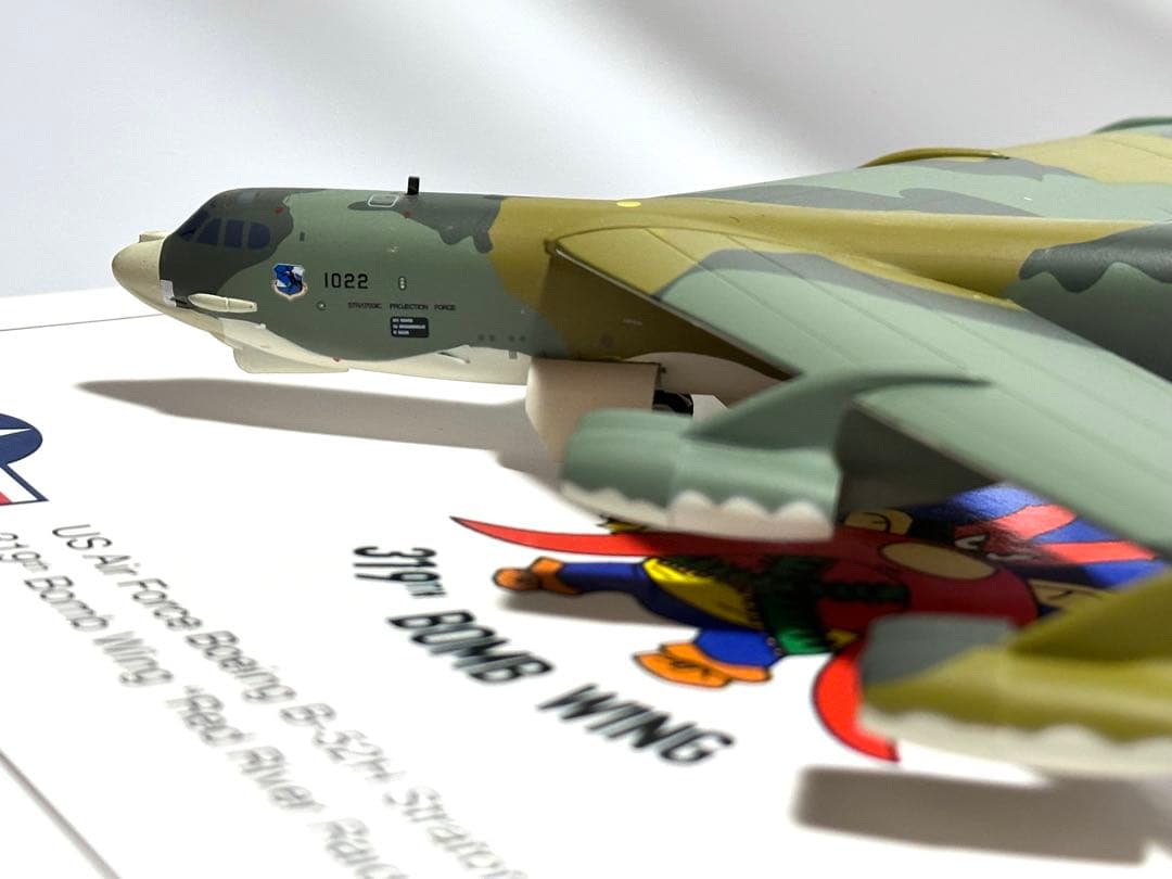 航空機・ヘリコプター herpa 1/200 B-52H Stratofortress