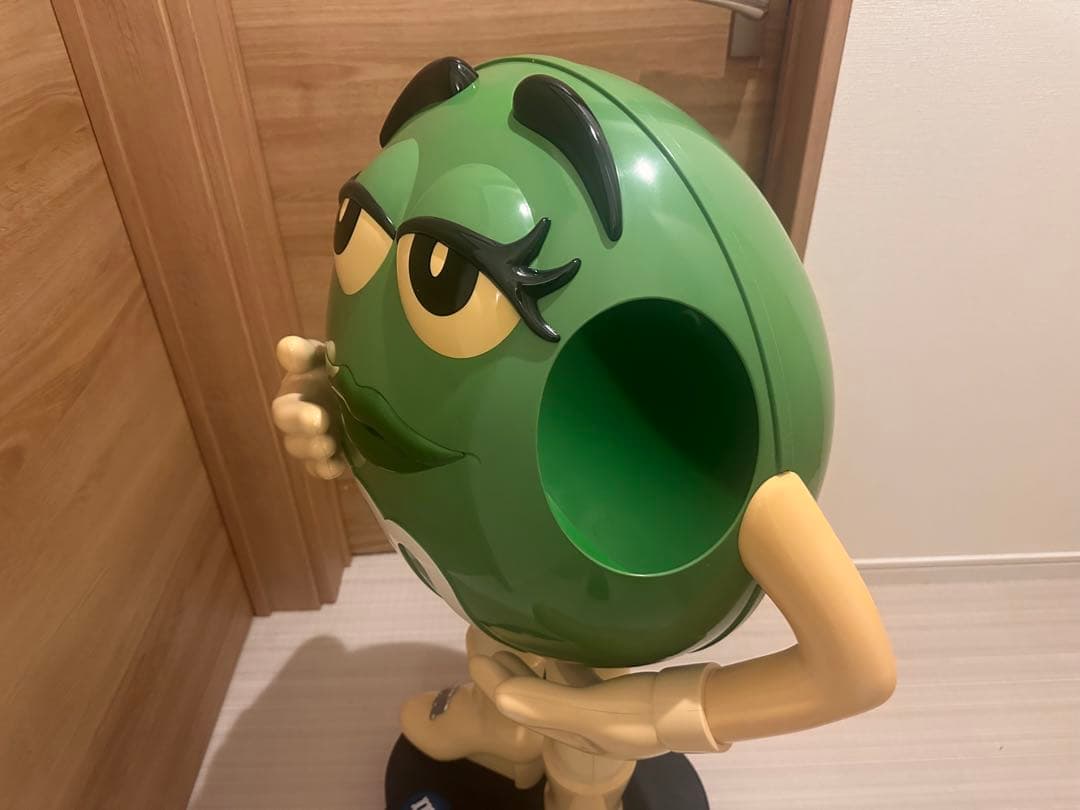 m&m's　エムアンドエムズ M&Ms グリーン 　ストア　ディスプレー