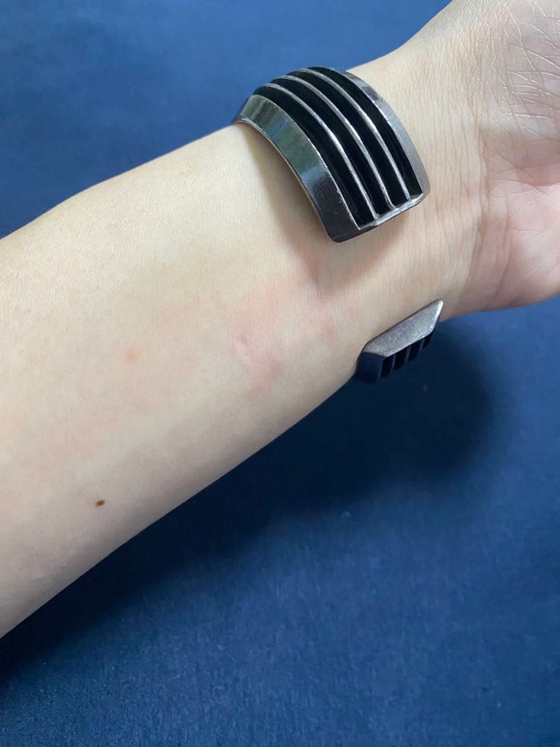 専用Tom Hawk スターリングシルバーブレスレットバングルトムホーク4ライン