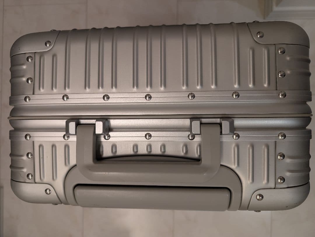 メルセデスベンツ キャリーケース アルミ 機内持ち込み 旅行 シルバー