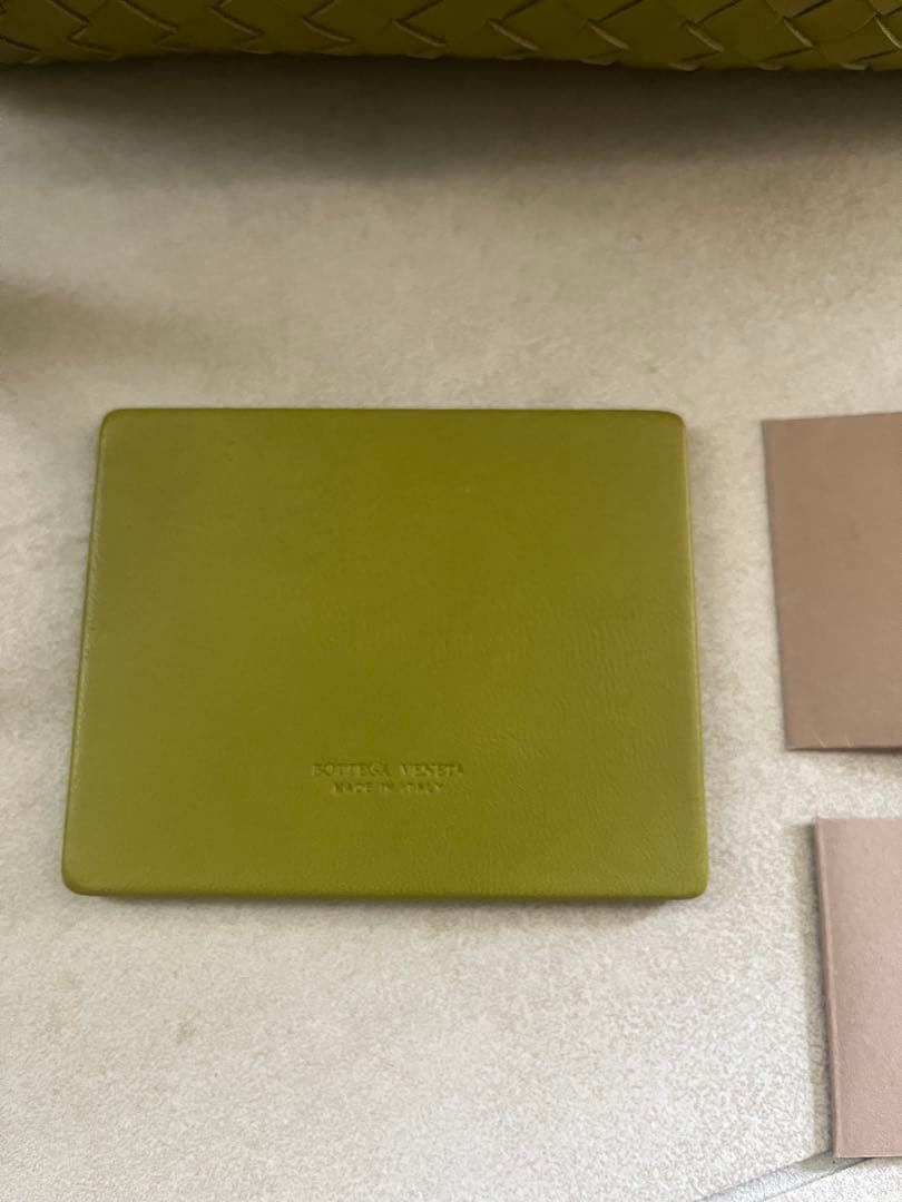 【美品】BOTTEGA VENETA ループ カメラバッグ ライムグリーン