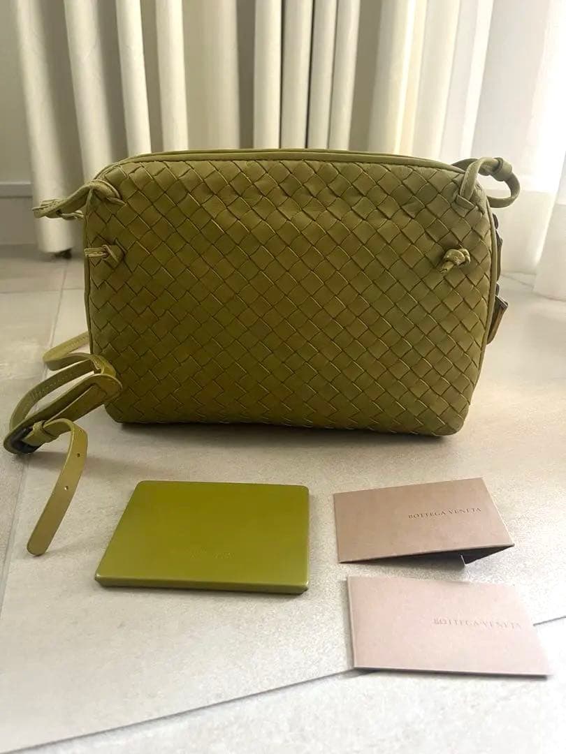 【美品】BOTTEGA VENETA ループ カメラバッグ ライムグリーン