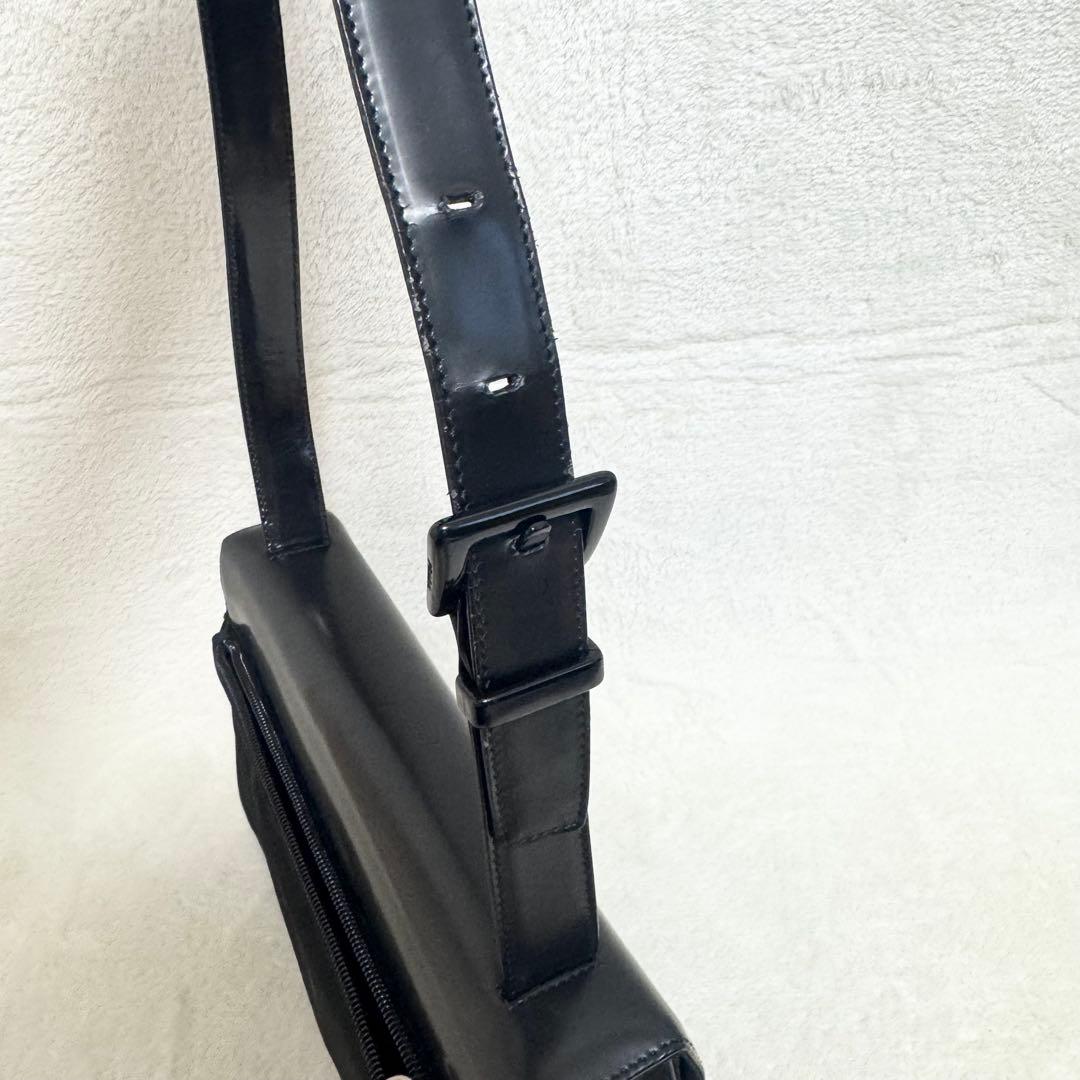 PRADA プラダ ショルダーバッグ ナイロン エナメル パテント 黒 ロゴ