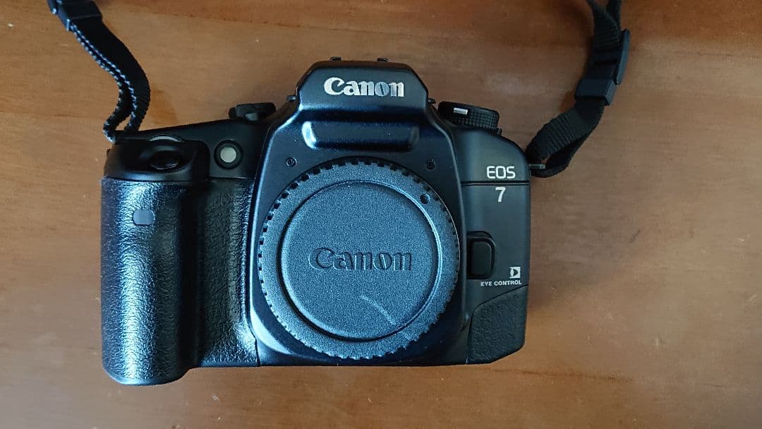 【値下げ】Canon EOS7 フィルム一眼レフカメラ 標準/望遠ズームレンズ付