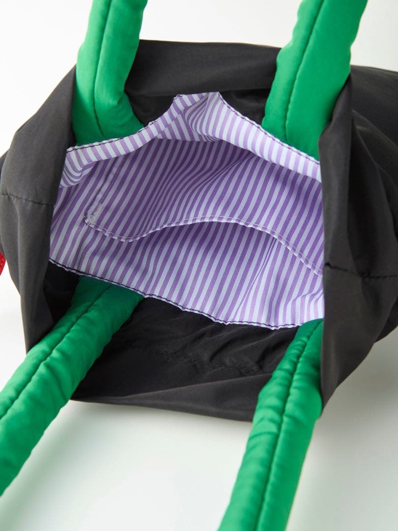 《即日完売》ファミリア　巾着バッグ　ブラックxグリーン　ハート♡ バレンタイン