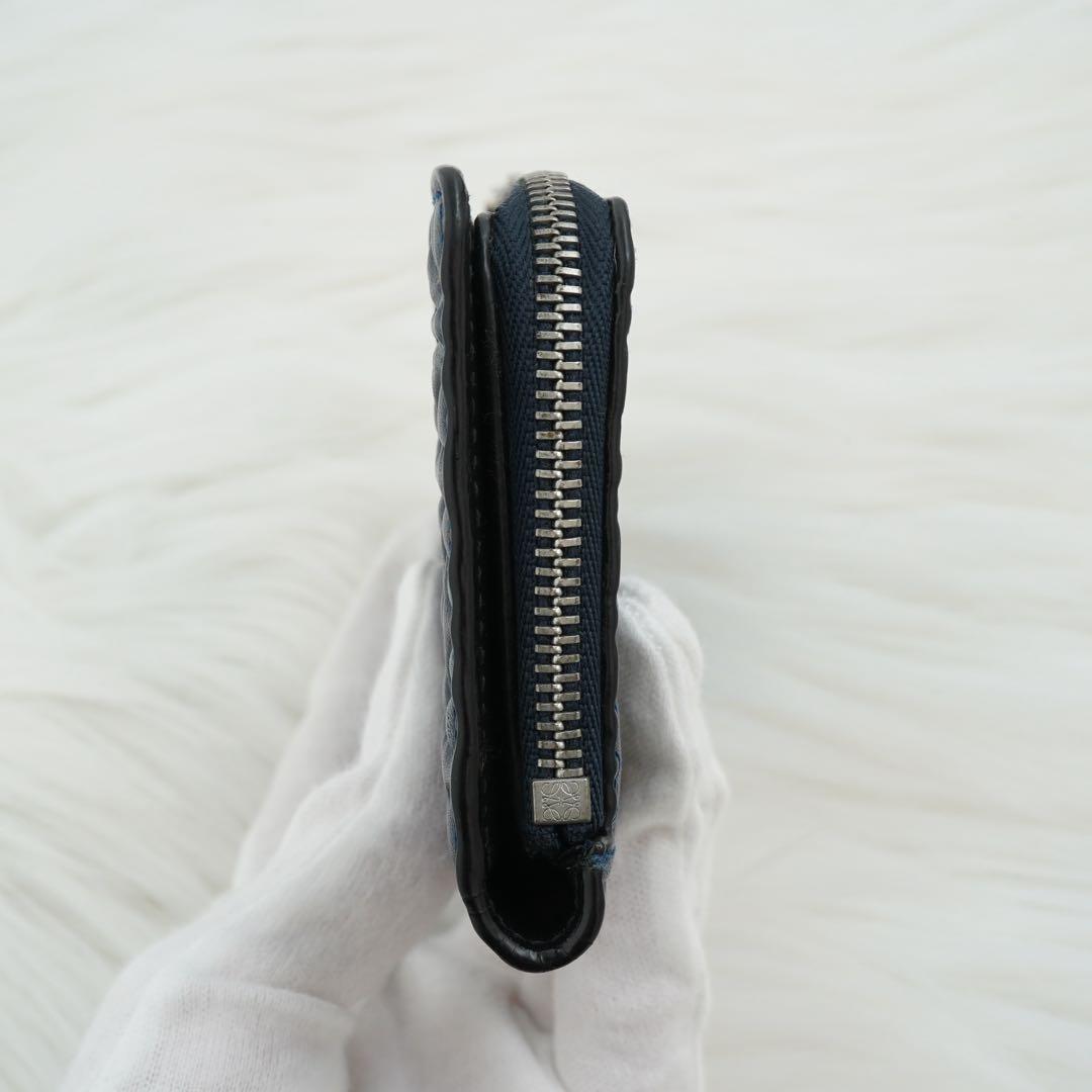 極美品　LOEWE ロエベ　折り財布　レザー　リピートアナグラム　ネイビー　新型