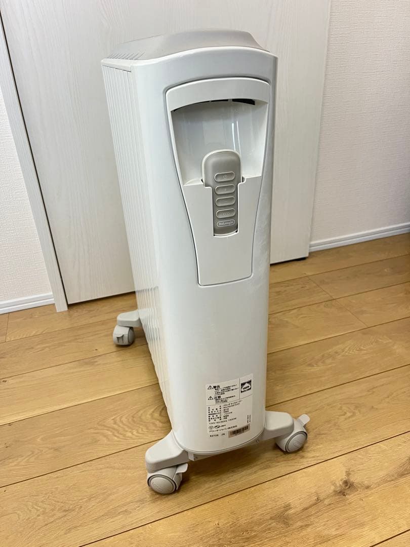 ※レモングラス※デロンギ オイルヒーター しっかり梱包のたのメル便発送