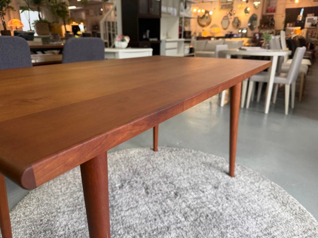 ACTUS Blooming ダイニングテーブル　チェリー