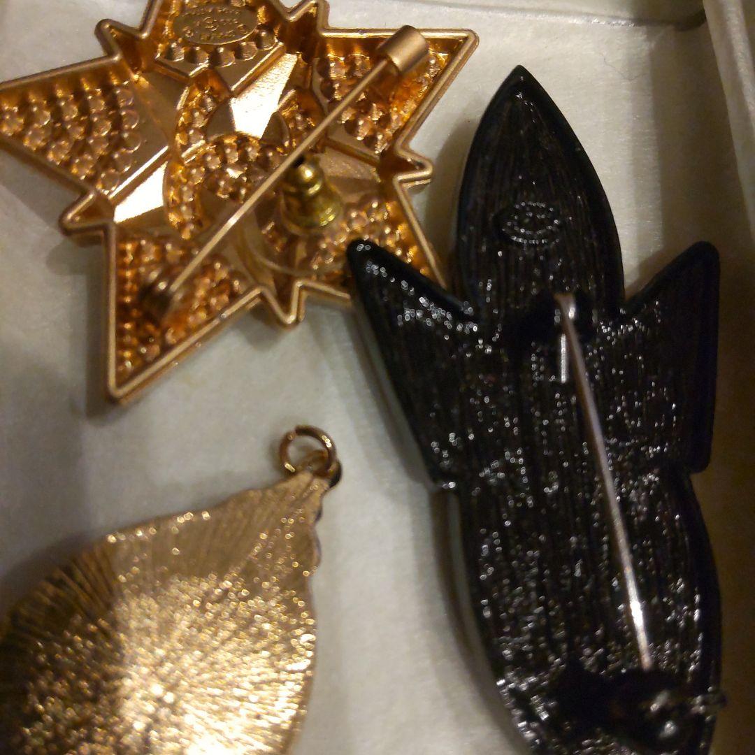 CHANEL ブローチセット 星型とロケット型