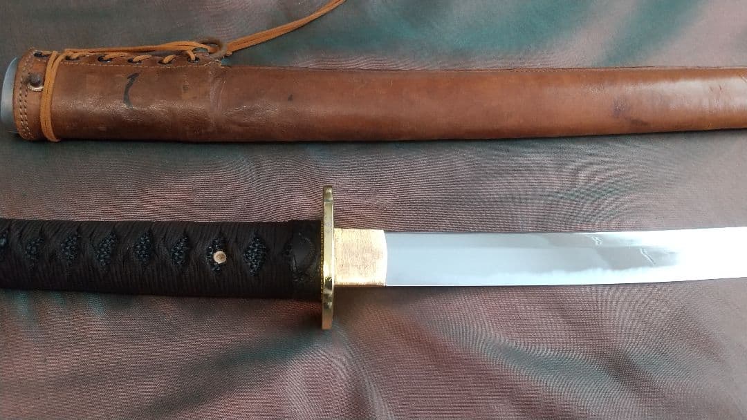 【概ね美品】模造刀 軍刀 革鞘 皮鞘 時代 ミリタリー サバゲー 日本軍 鍔