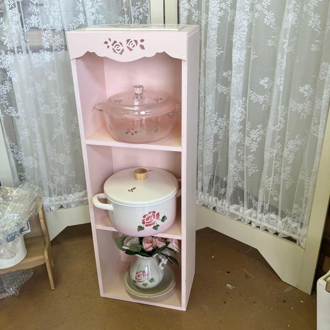 マニーローズタイルのピンクの木製 3段薄型ボックスシェルフW27.5 H80cm