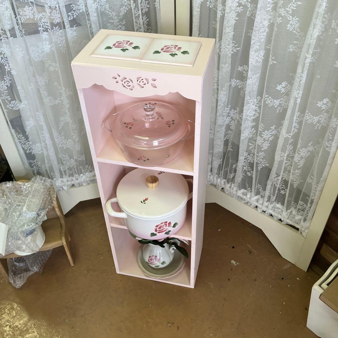 マニーローズタイルのピンクの木製 3段薄型ボックスシェルフW27.5 H80cm