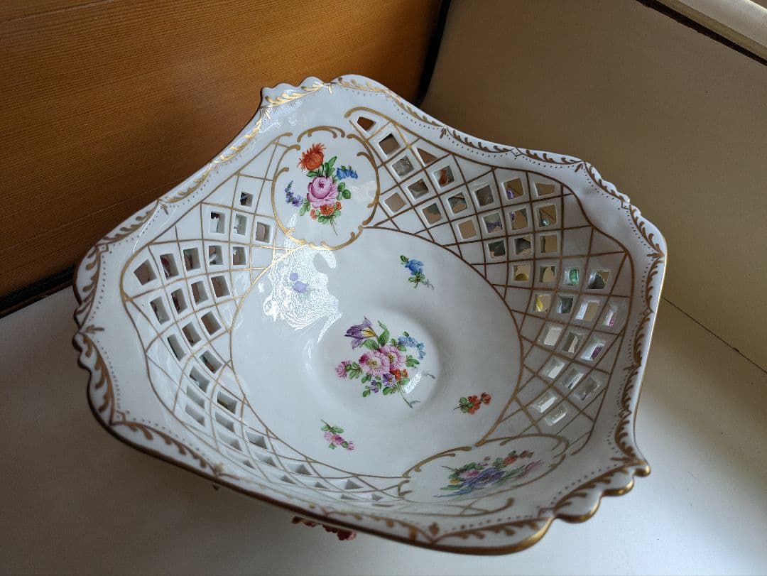ドレスデン バスケット　花柄 透かし模様 猫足 ボウル　磁器