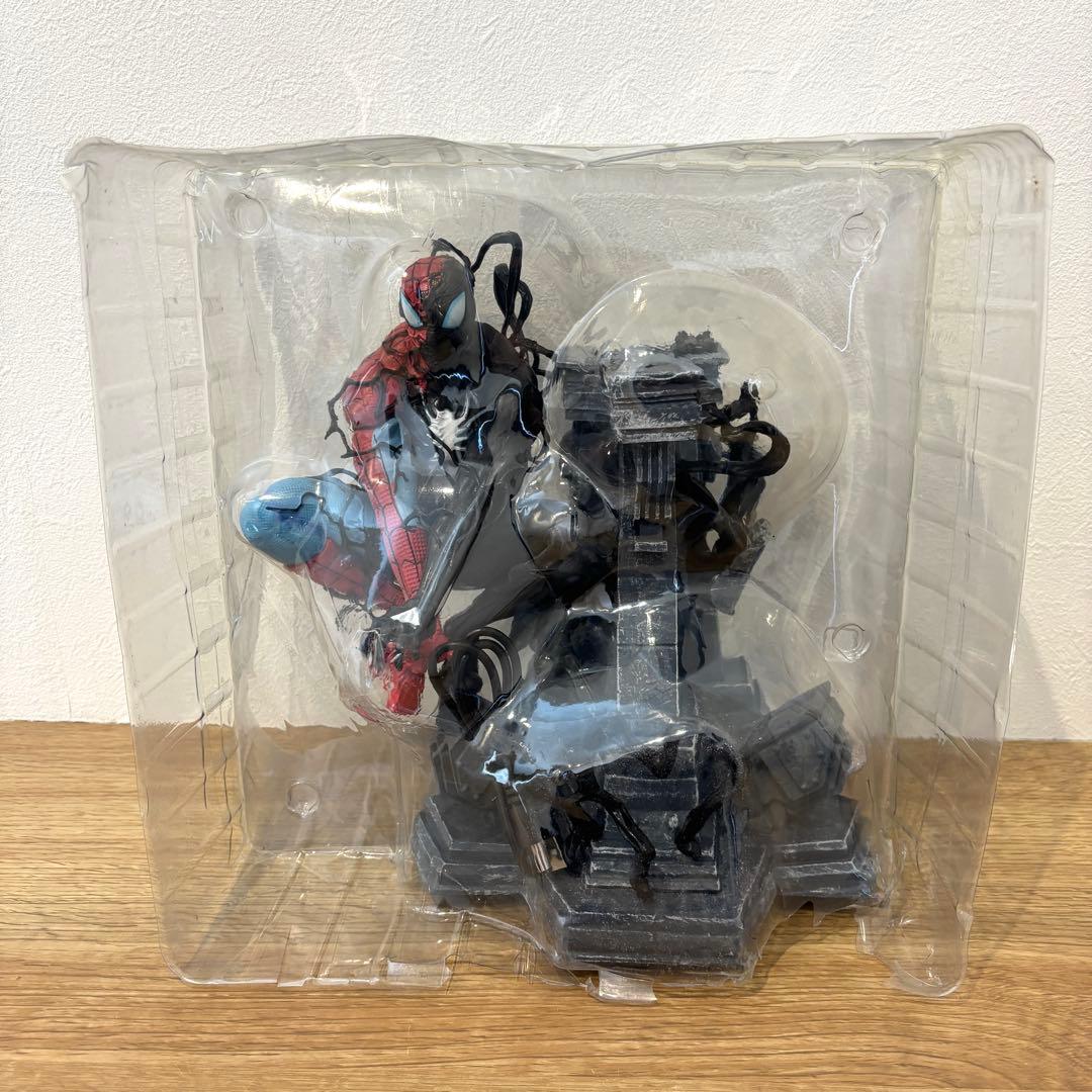 スパイダーマン×ヴェノム　37cm大型スタチュー　ライト付き