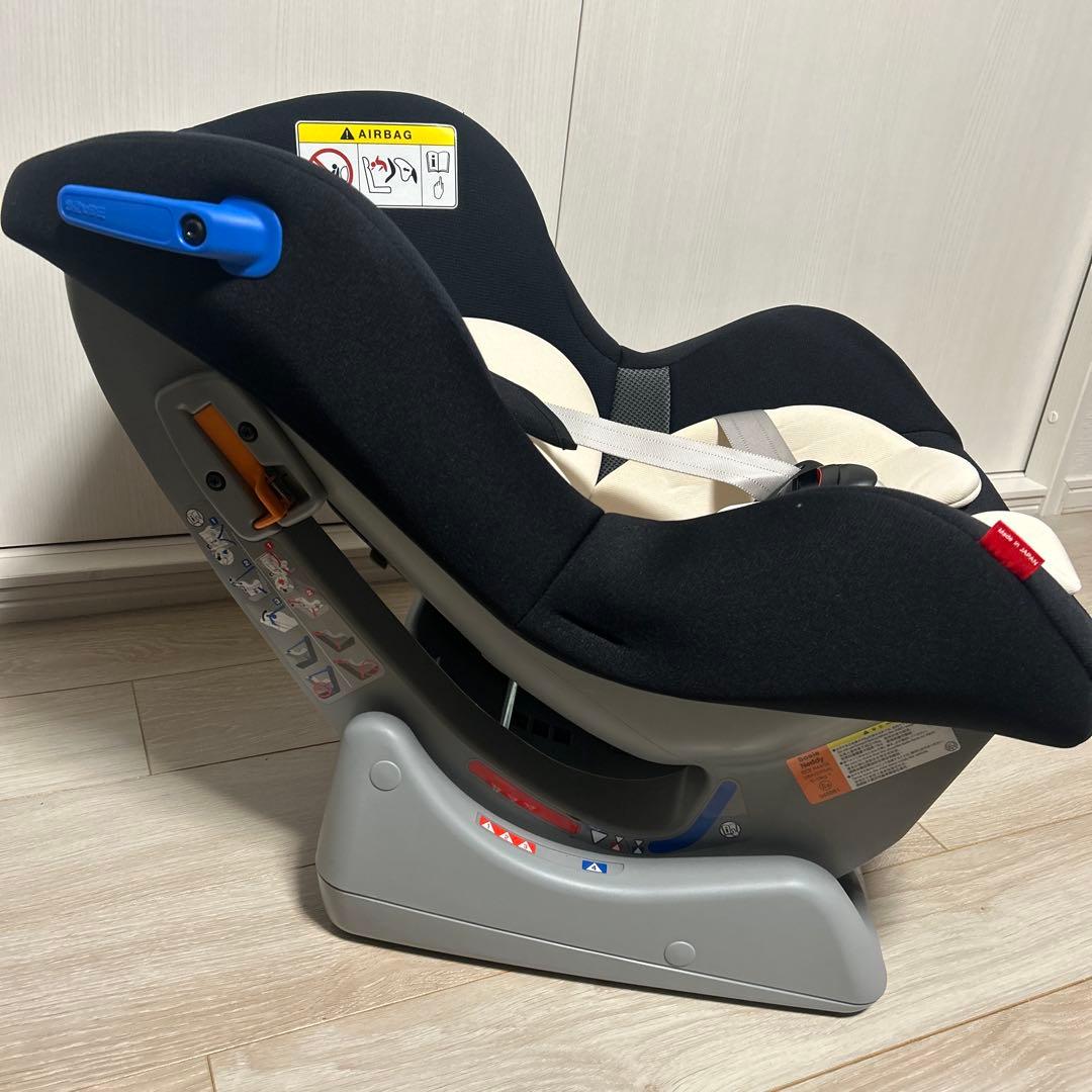 【新品同様美品】リーマン　チャイルドシート ネディ　日本製　新生児から4歳ぐらい