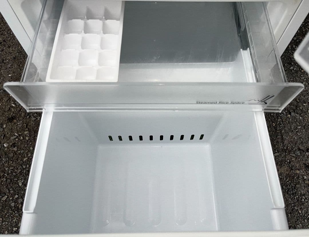 特価ヤマダ冷凍冷蔵庫　156L LED照明省エネ自動霜取り機能付き　2020年製