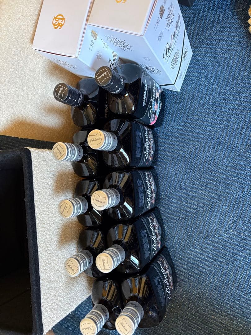 バランタインクリスマスリザーブ２本 KISSコラボ8本 ゴリラズ2本 計12本