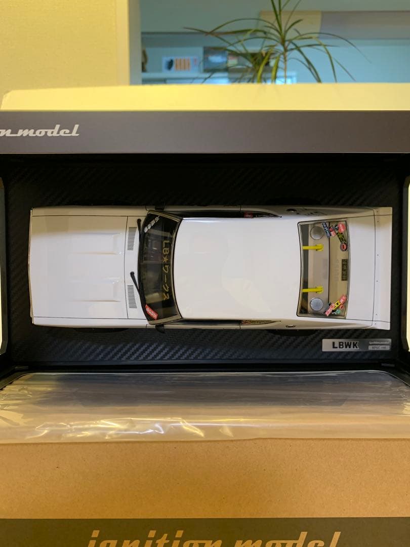 イグニッションモデル　1/18 LBWK ケンメリ ホワイト　3218