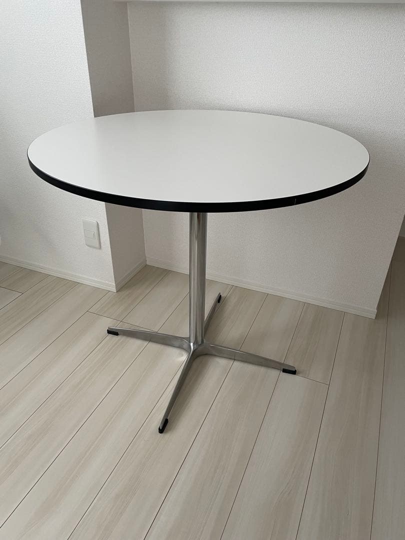 ミッドセンチュリー　丸テーブル