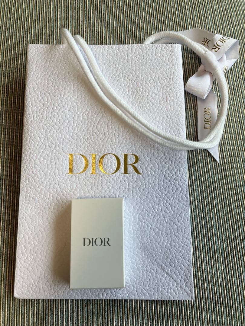 DIOR ノベルティ 非売品 ミラー付きスマホスタンド ギフト紙袋付き