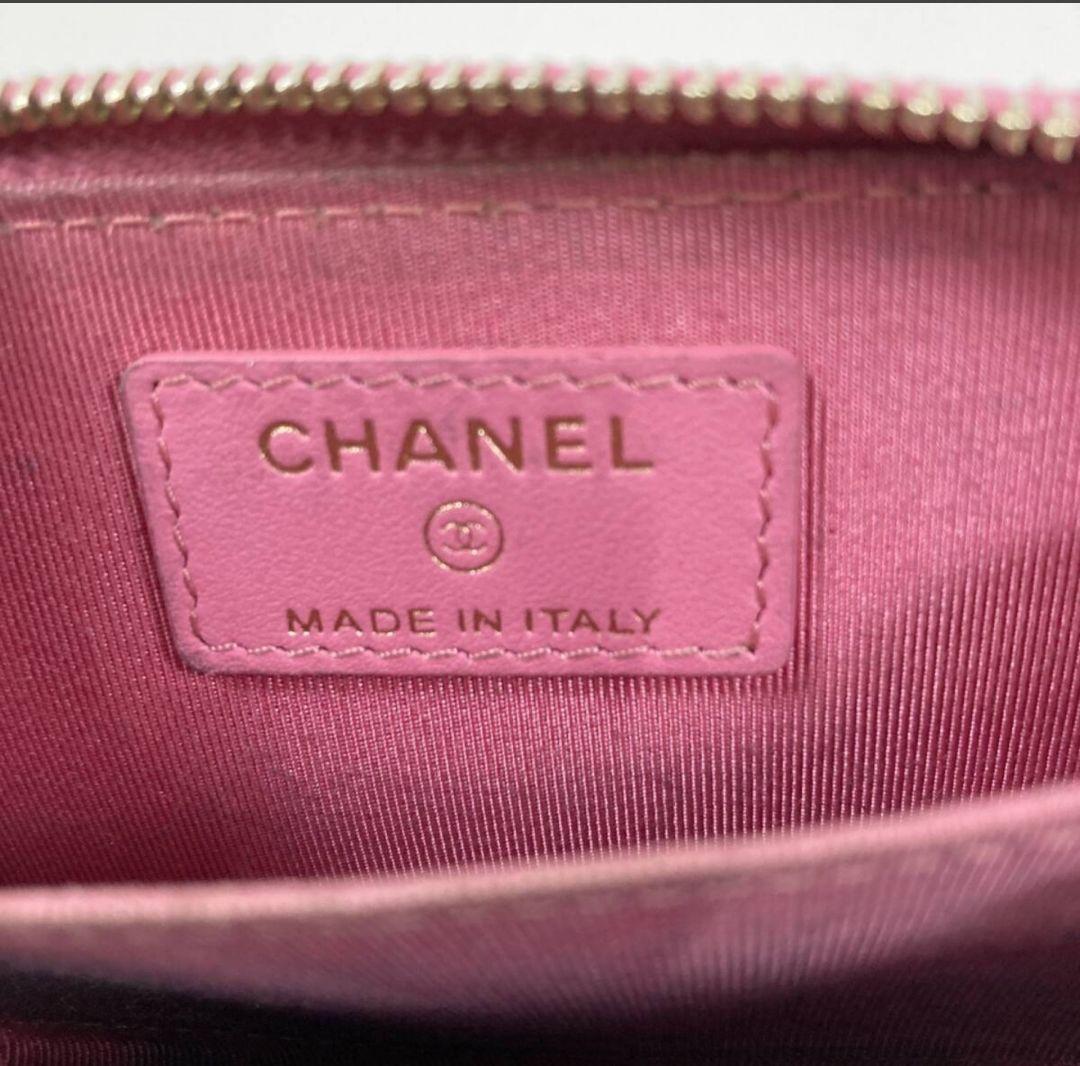 CHANEL ピンクレザーケース ミニ財布 イタリア製 マトラッセ
