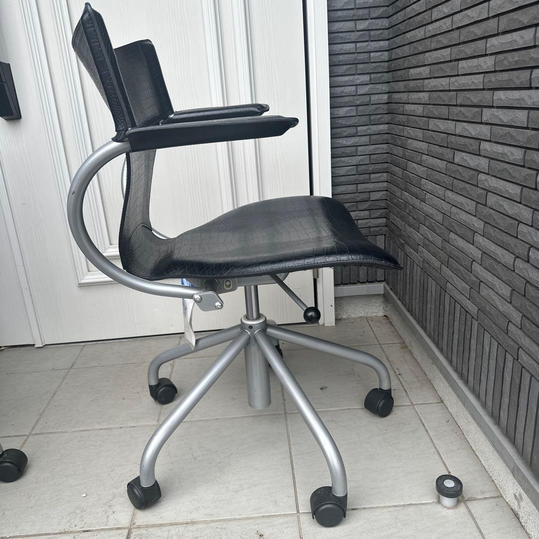 カリモク 合成皮革 デスクチェア　ニュークロコ ブラック d575