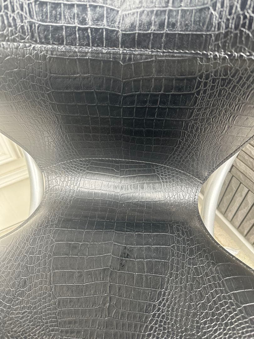 カリモク 合成皮革 デスクチェア　ニュークロコ ブラック d575