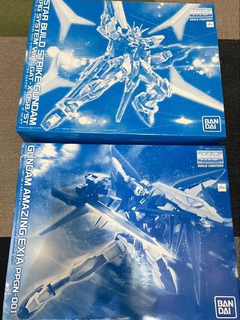 【新品未開封】1/100MGスタービルドストライクガンダム／アメイジングエクシア