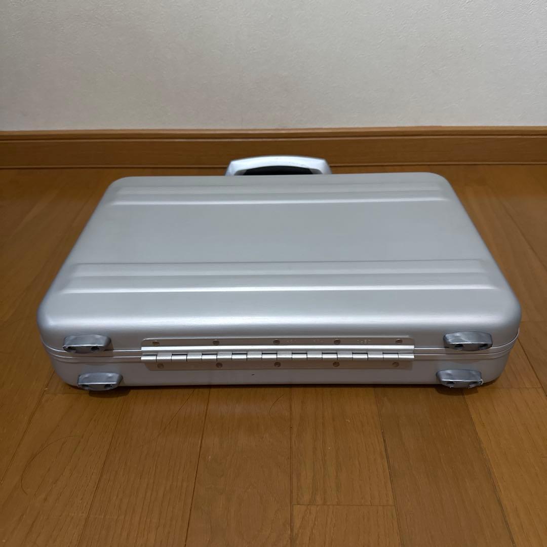 あずる様用【ZERO HALLIBURTON】 アルミケース 中型