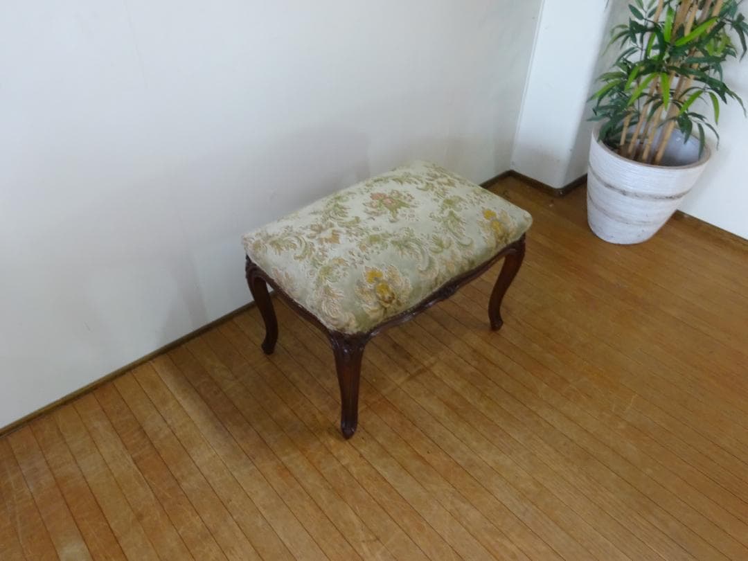 ニコ　カリモク　ドマーニ　ルイXVシリーズ　金華山　スツール　オットマン