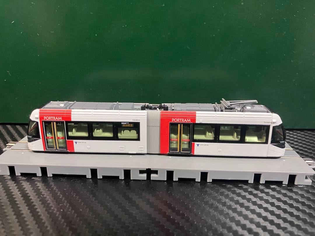 美品　KATO 富山ライトレール(赤)