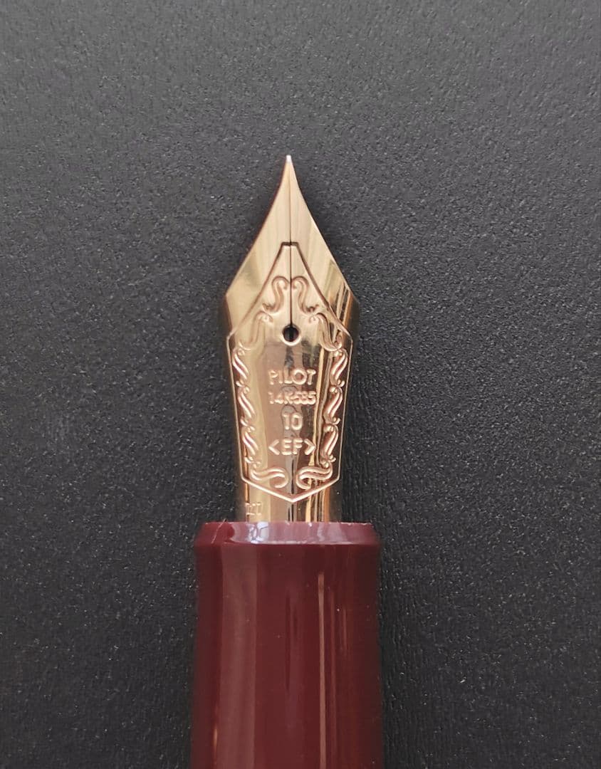 【新品·廃番色】PILOT CUSTOM 742 〈EF〉ディープレッド