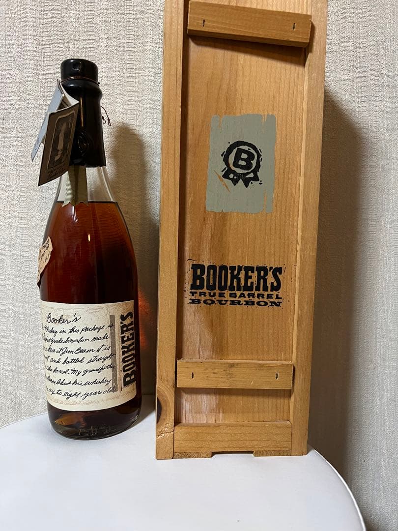 ブッカーズ　ウィスキー　箱付き