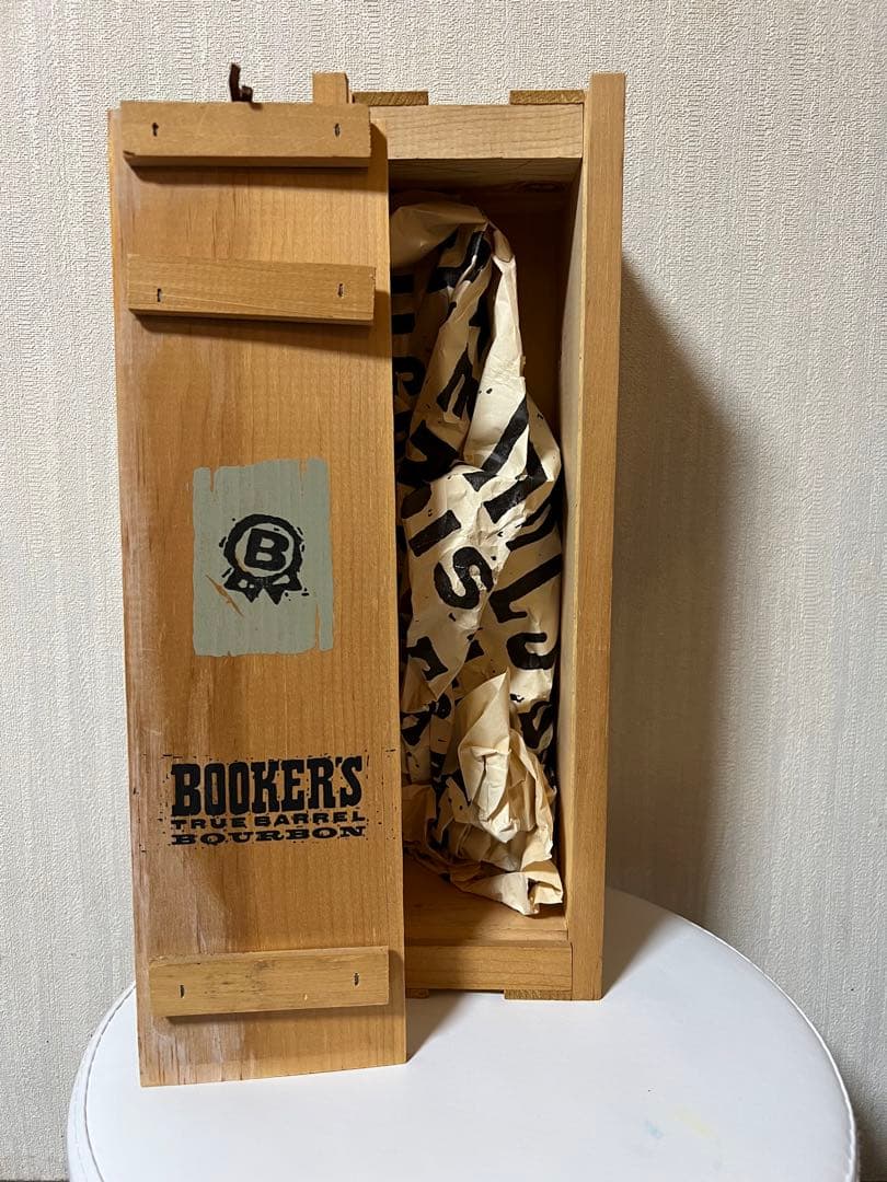 ブッカーズ　ウィスキー　箱付き